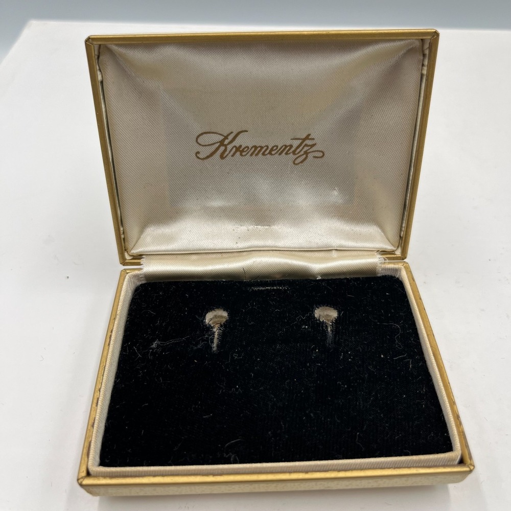 Vintage Krementz Cream Faux Leather Jewelry Box Small Clamshell Display Case